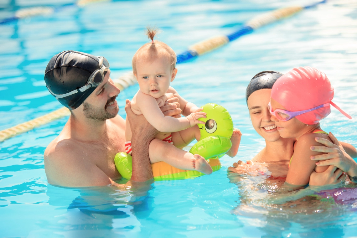 MyCond MSTR / MSPR Familie im Pool