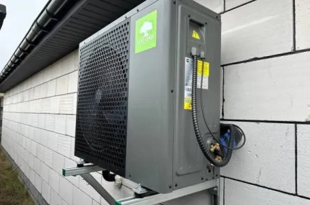 Freistehende Villa mit Mycond Split Wärmepumpen der BeeHeat Serie