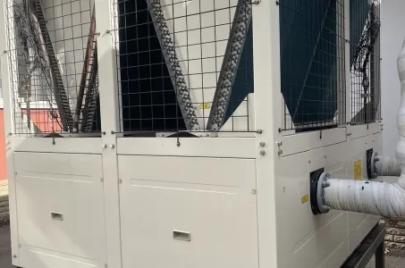 Industrieanlage mit Mycond Modular Wärmepumpe STANDARD MCU